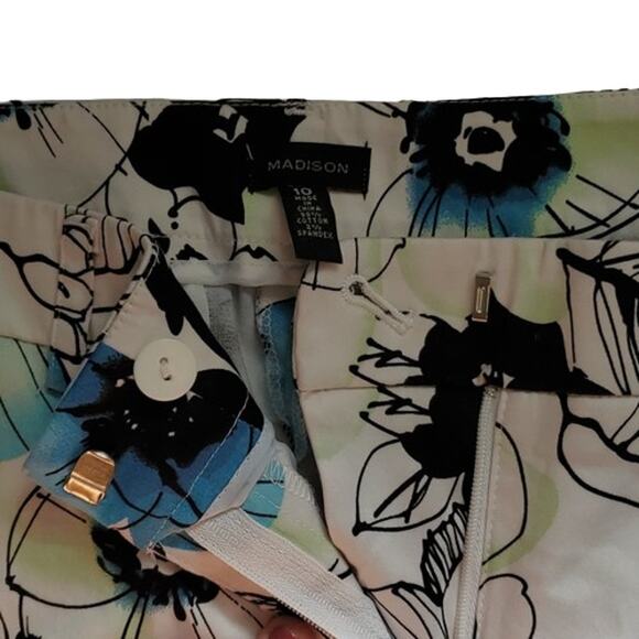 NWT Madison Crop Blue And White Floral Pants Size 10 - Picture 4 of 7
